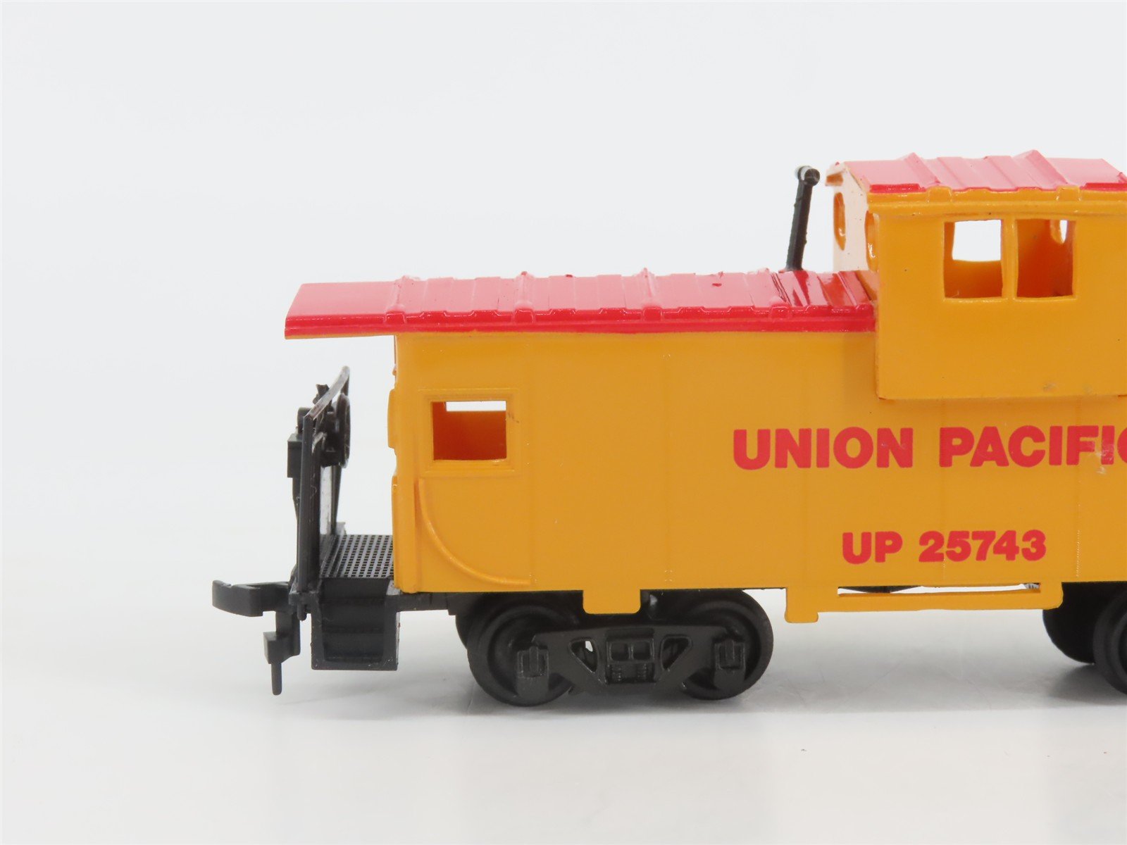 HO Scale Bachmann 61600 UP Union Pacific F9A Diesel Loco #1468 w/Caboose