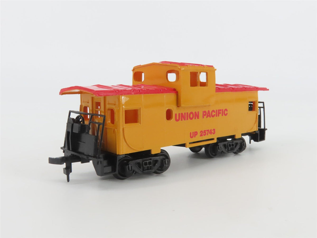 HO Scale Bachmann 61600 UP Union Pacific F9A Diesel Loco #1468 w/Caboose