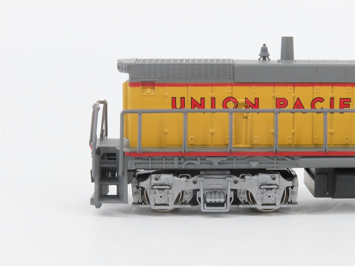 HO Scale Con-Cor 001-155302 UP Union Pacific MP15 Diesel Locomotive #1007