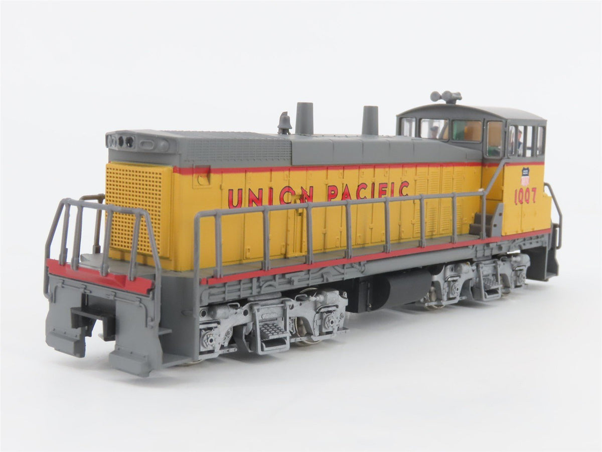 HO Scale Con-Cor 001-155302 UP Union Pacific MP15 Diesel Locomotive #1007