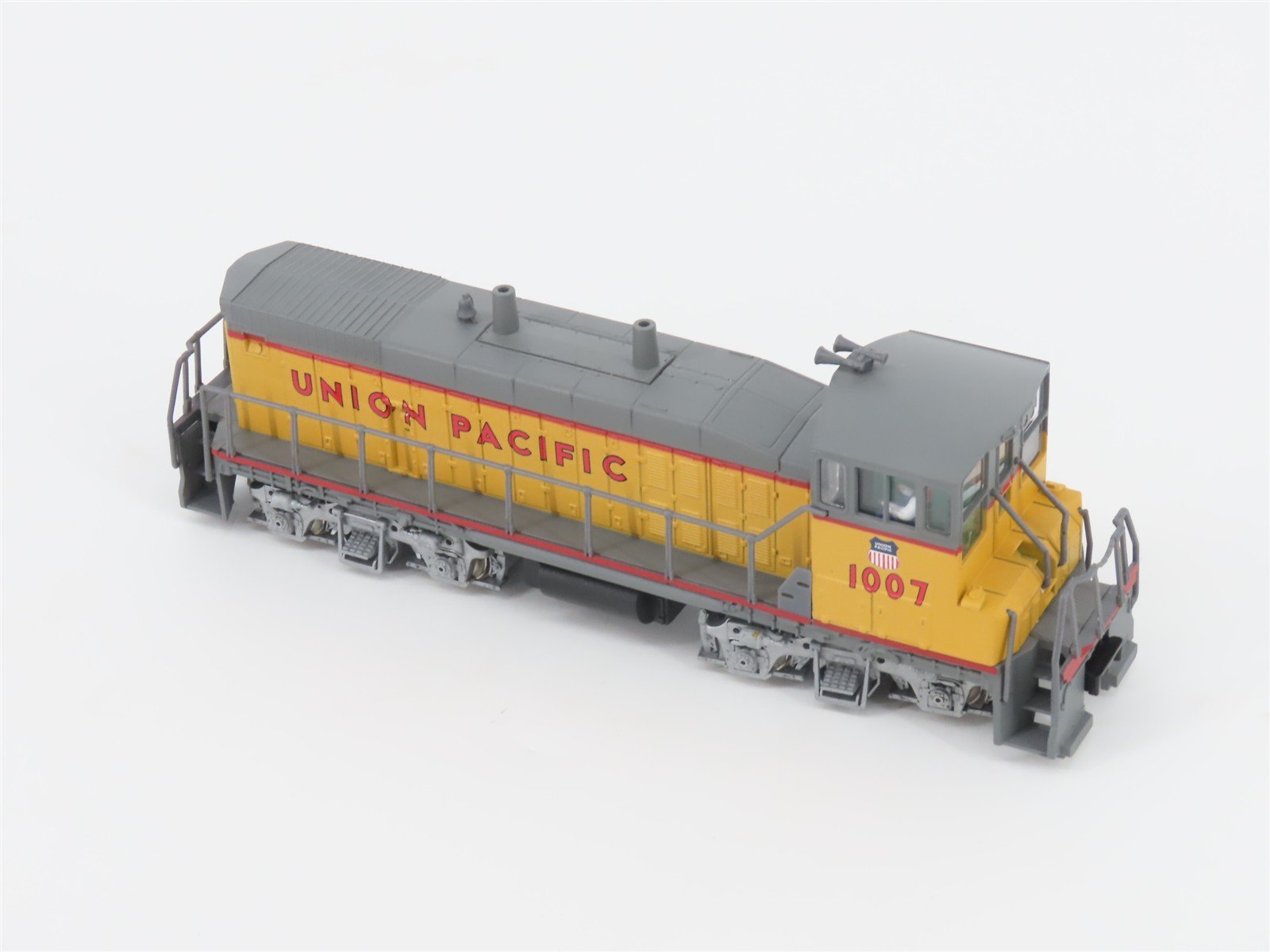 HO Scale Con-Cor 001-155302 UP Union Pacific MP15 Diesel Locomotive #1007