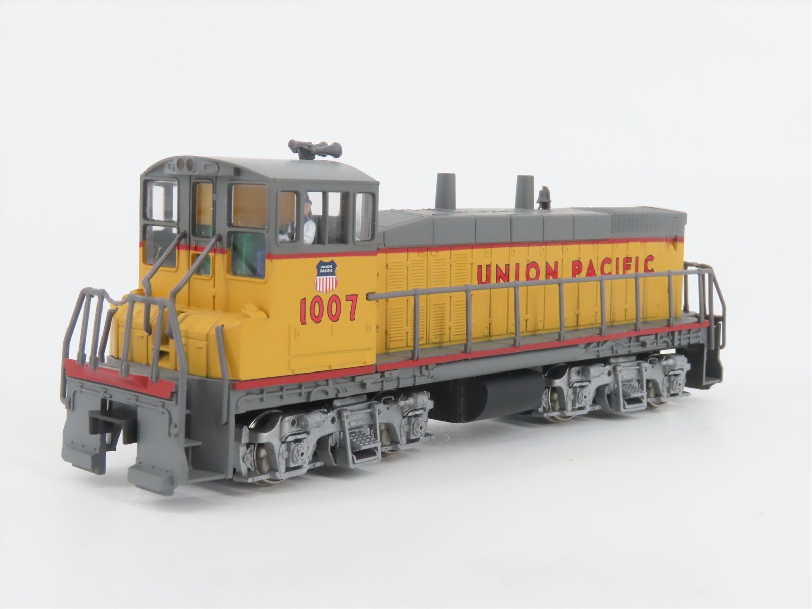 HO Scale Con-Cor 001-155302 UP Union Pacific MP15 Diesel Locomotive #1007