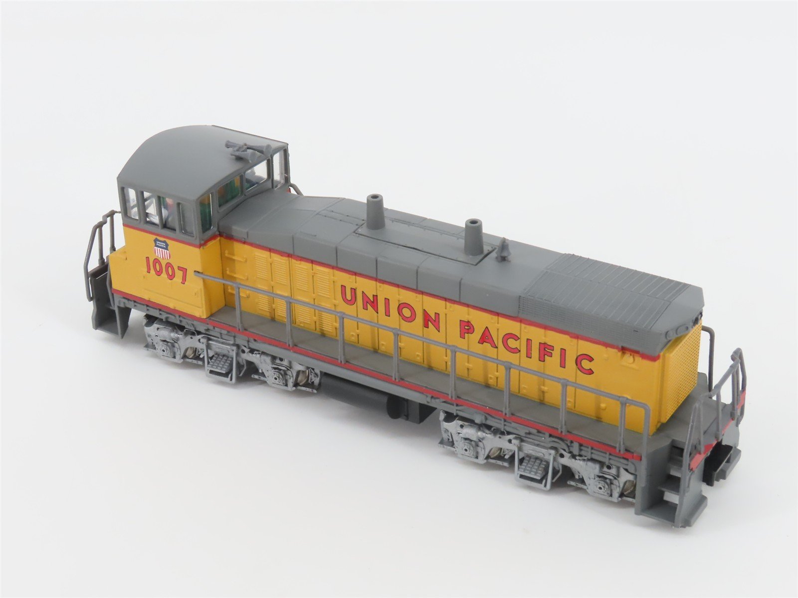 HO Scale Con-Cor 001-155302 UP Union Pacific MP15 Diesel Locomotive #1007