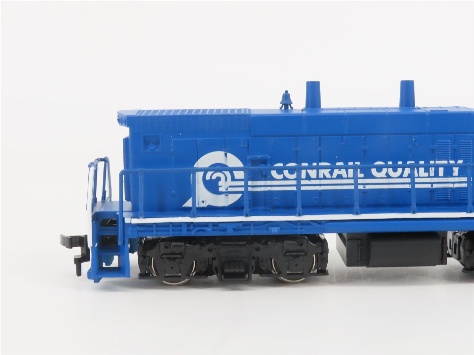 HO Scale Con-Cor 0001-155602 CR Conrail MP15DC Diesel Locomotive #9630