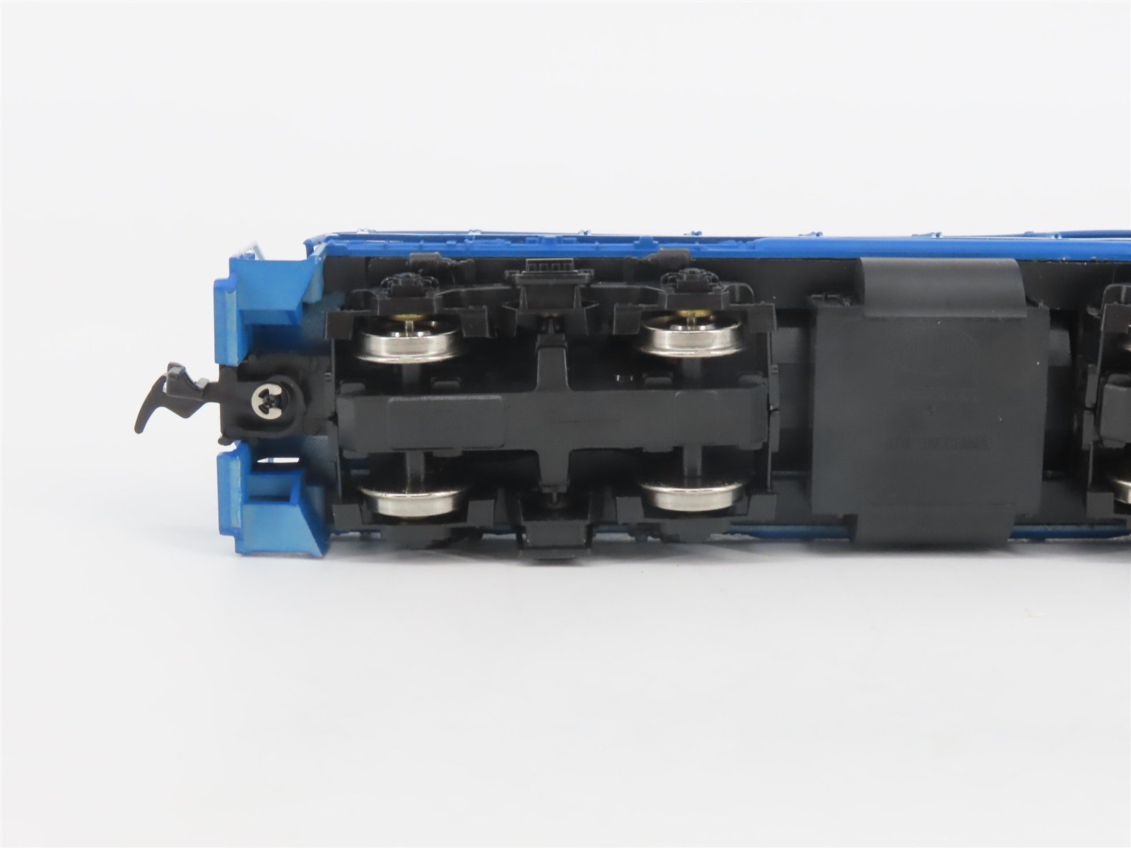 HO Scale Con-Cor 0001-155602 CR Conrail MP15DC Diesel Locomotive #9630