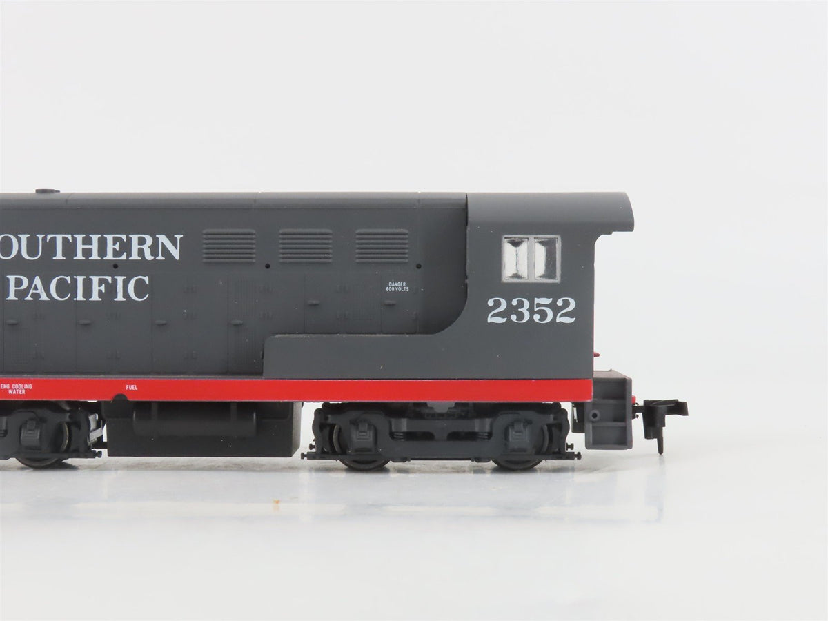 HO Scale Walthers 932-1328 SP Southern Pacific H10-44 Diesel Loco #2352