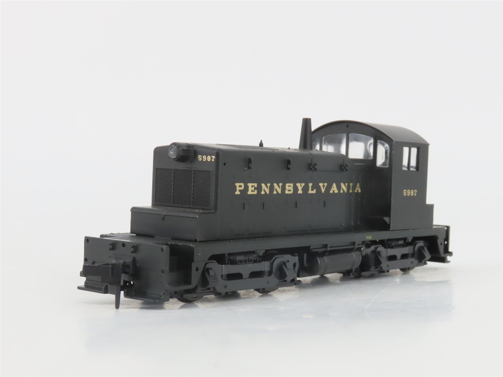 HO Scale Walthers 932-1351 PRR Pennsylvania SW1 Diesel Locomotive #5987