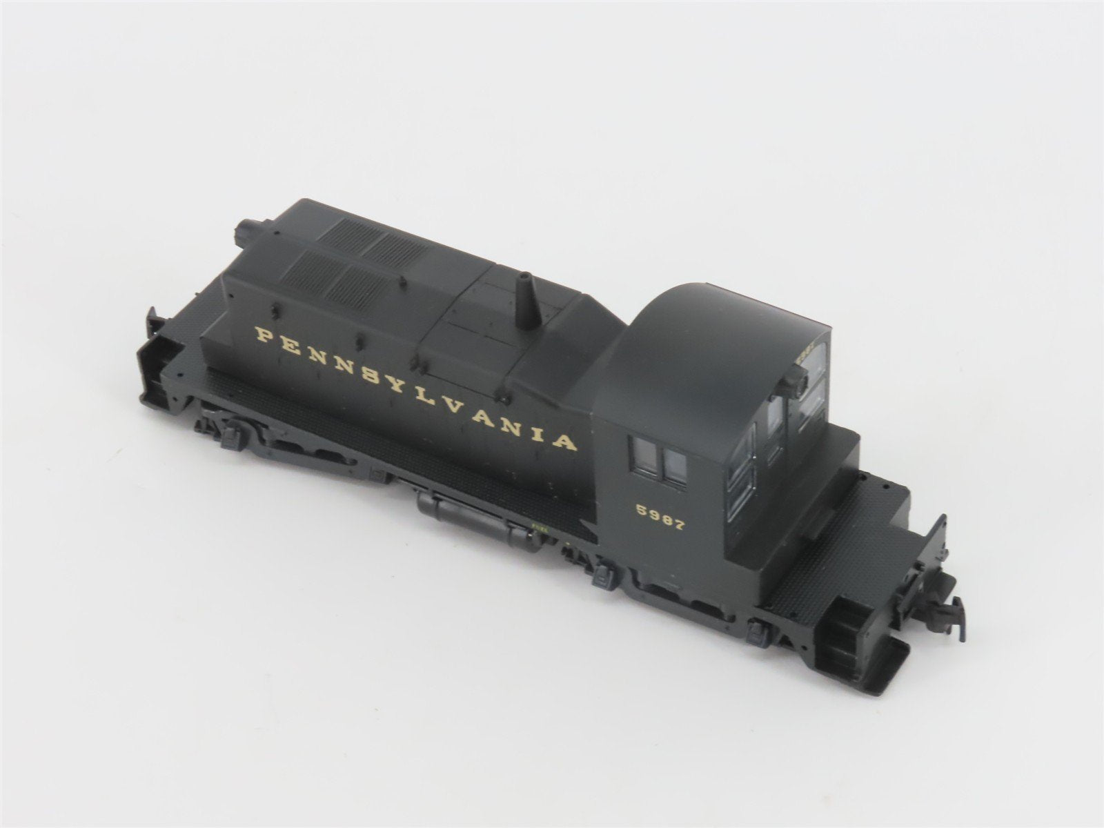 HO Scale Walthers 932-1351 PRR Pennsylvania SW1 Diesel Locomotive #5987