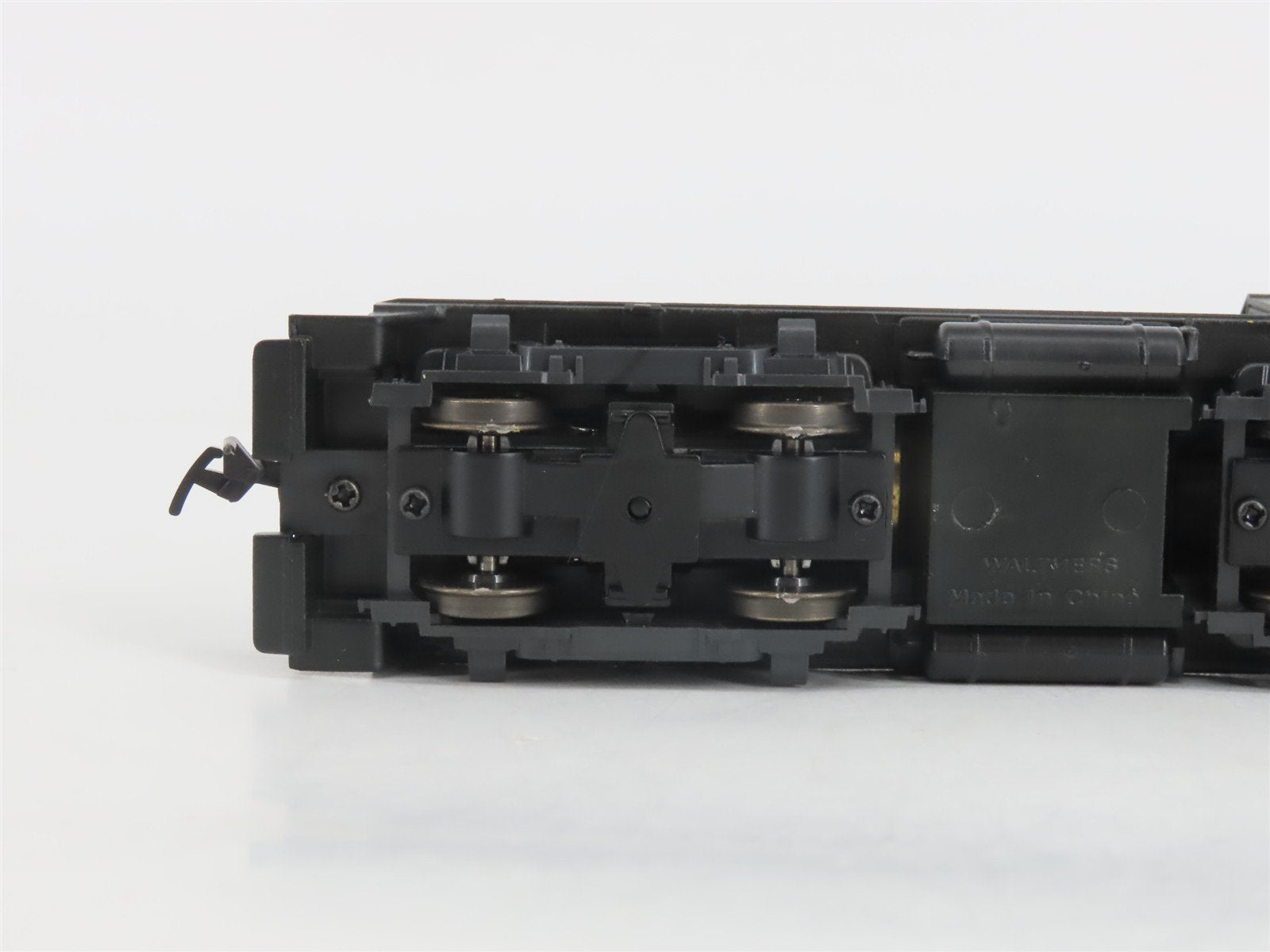 HO Scale Walthers 932-1351 PRR Pennsylvania SW1 Diesel Locomotive #5987