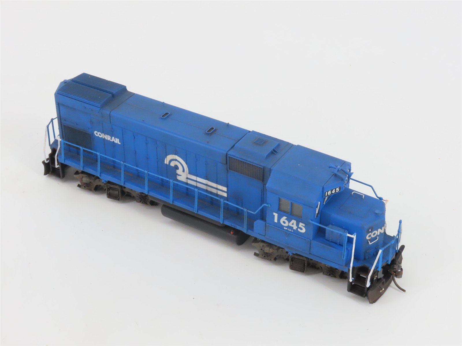 HO Scale Walthers Trainline 931-366 CR Conrail GP15 Diesel Loco #1645 Weathered
