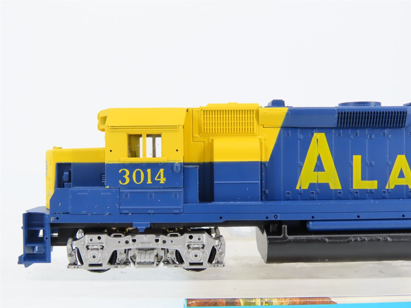 HO Scale Athearn ARR Alaska GP40 Diesel Locomotive #3014 UNPOWERED