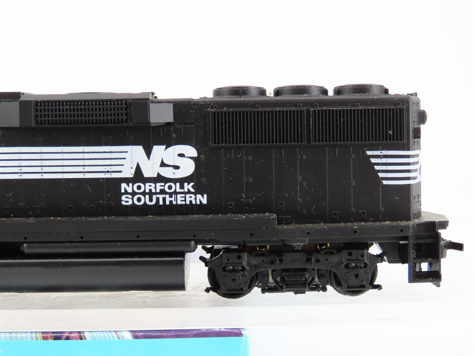 HO Scale Athearn 4772 NS Norfolk Southern GP60 Diesel Loco #7102 UNPOWERED