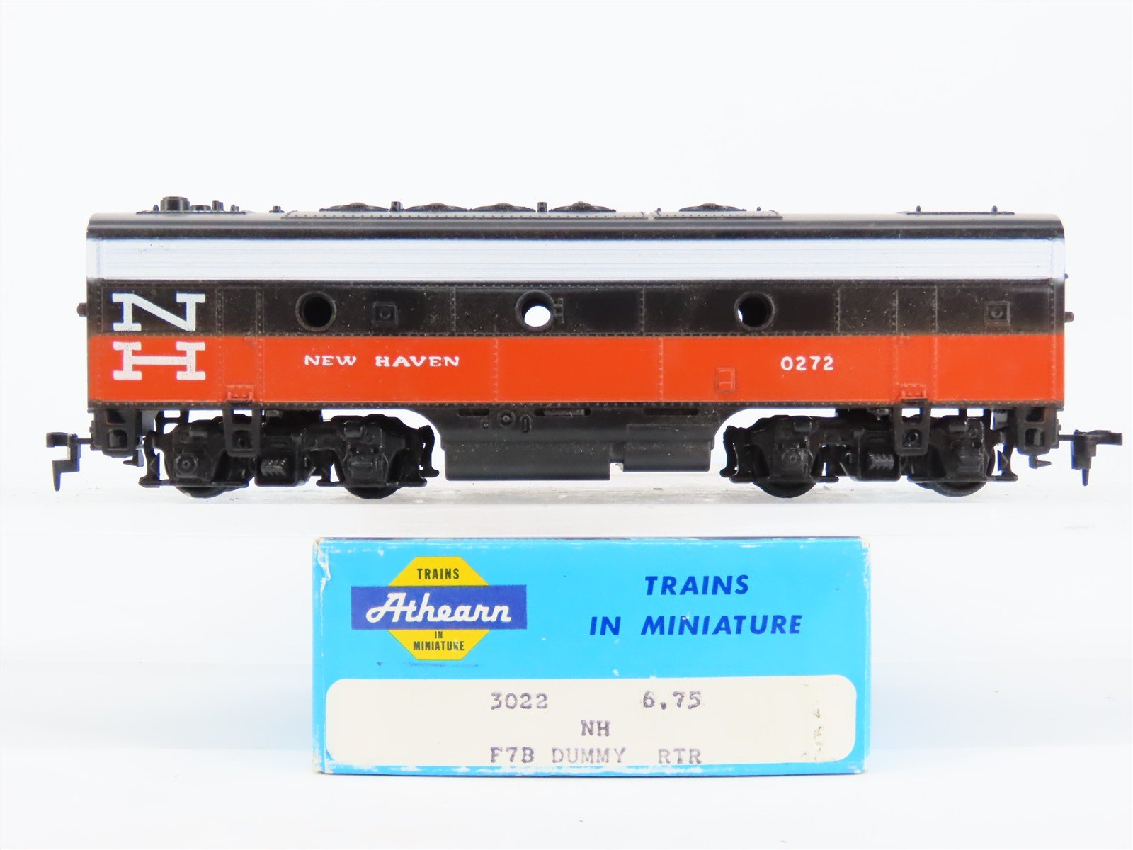 HO Scale Athearn 3022 NH New Haven F7B Diesel Locomotive #0272 UNPOWERED