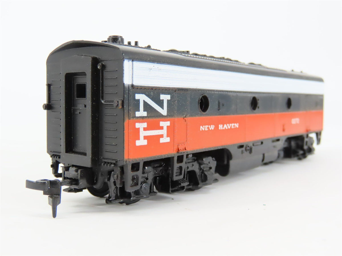 HO Scale Athearn 3022 NH New Haven F7B Diesel Locomotive #0272 UNPOWERED