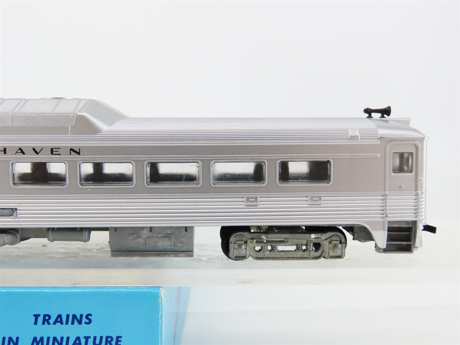 HO Scale Athearn 2072 NH New Haven RDC-1 Diesel Railcar UNPOWERED