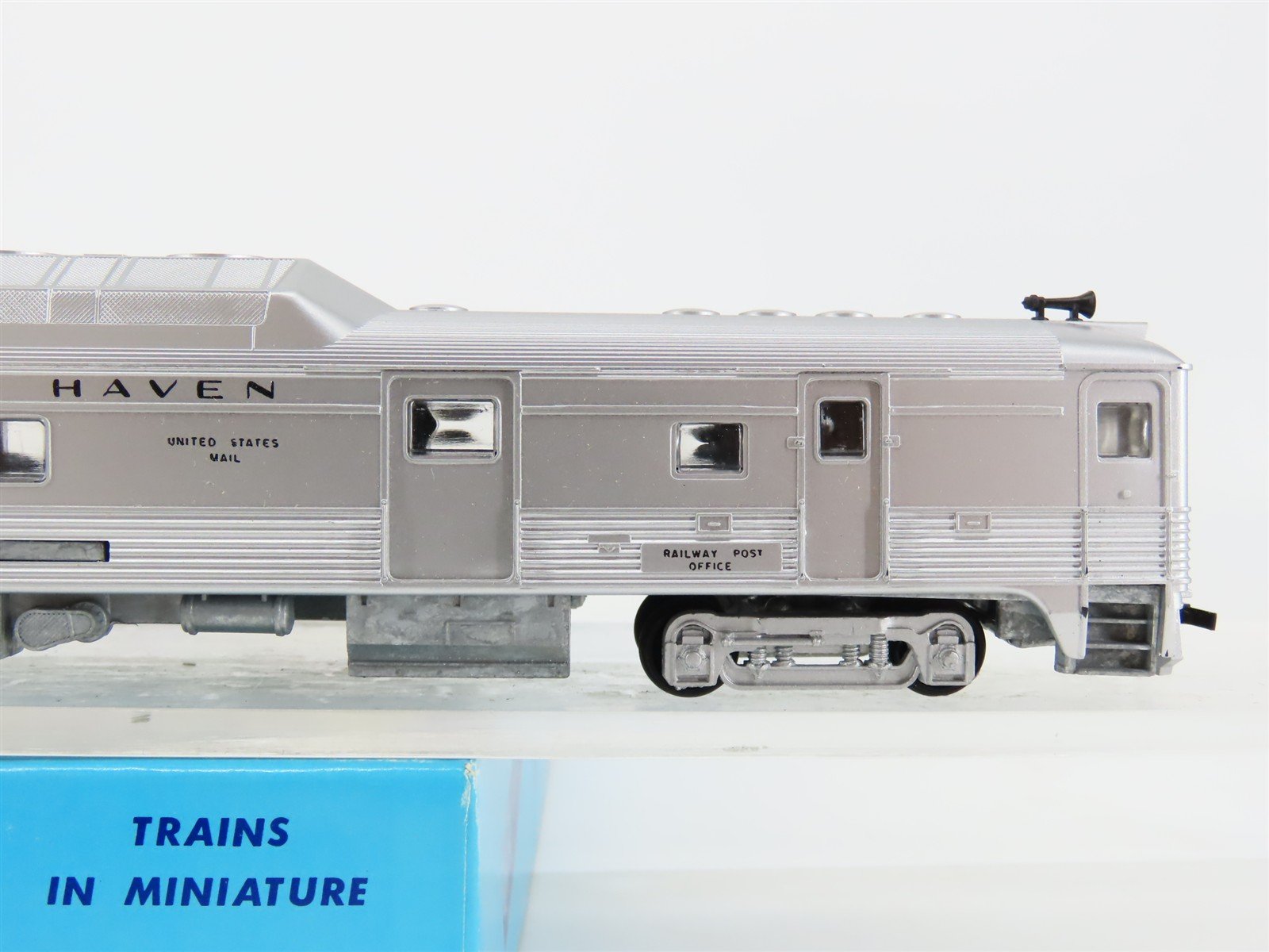 HO Scale Athearn 2077 NH New Haven RDC-3 Diesel Railcar UNPOWERED