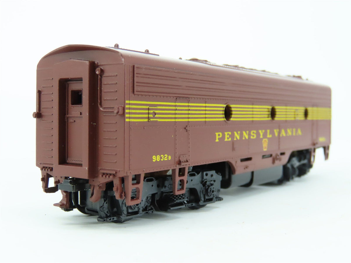 HO Scale Athearn 3006 PRR Pennsylvania F7B Diesel Loco #9832B UNPOWERED