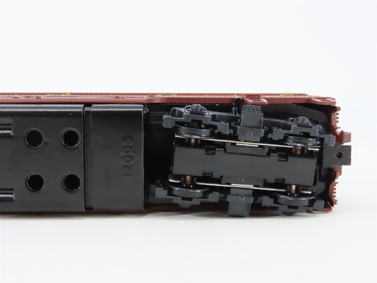 HO Scale Athearn 3006 PRR Pennsylvania F7B Diesel Loco #9832B UNPOWERED