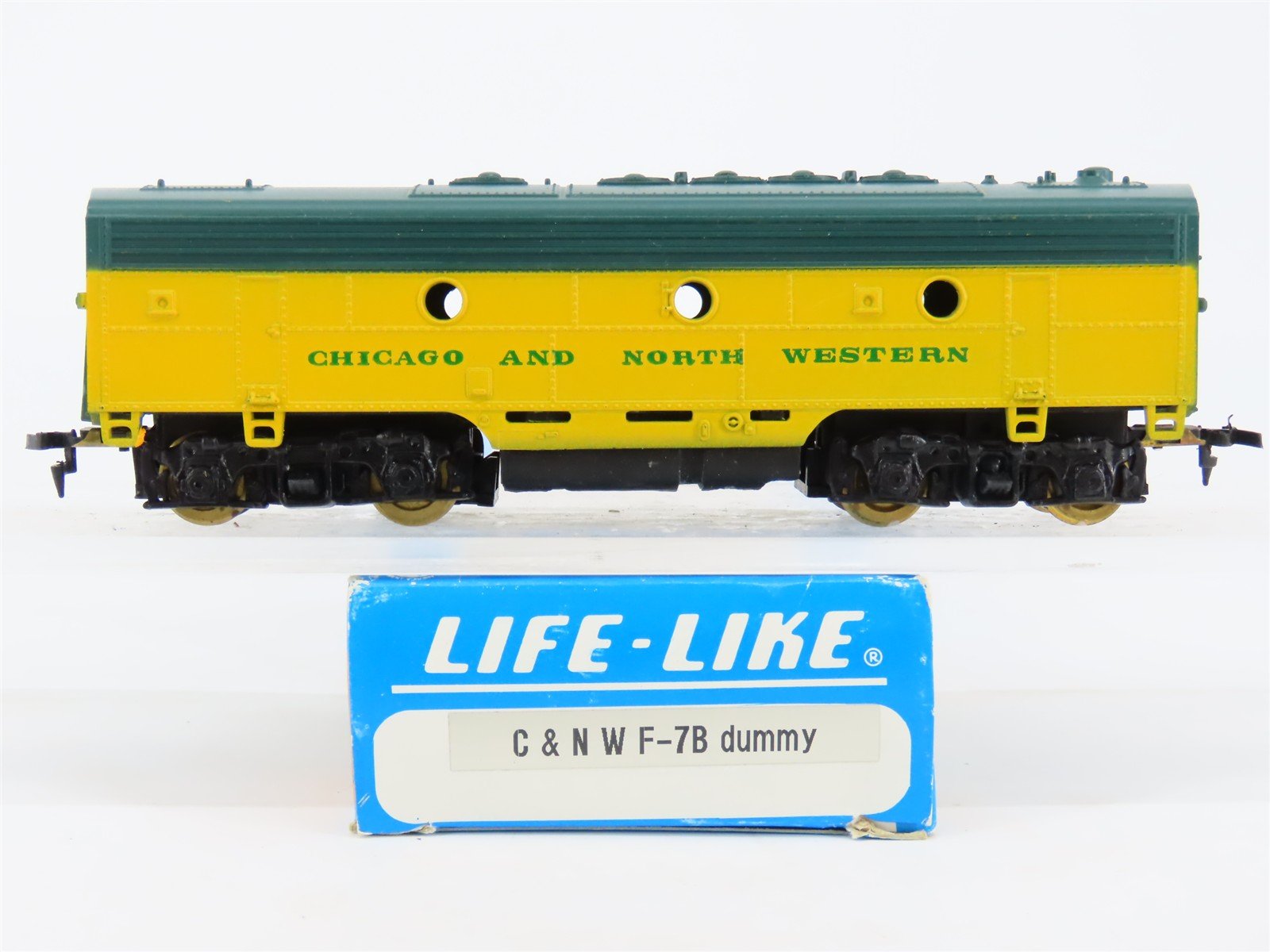 HO Scale Life-Like CNW Chicago Northwestern F7B Diesel Locomotive UNPOWERED