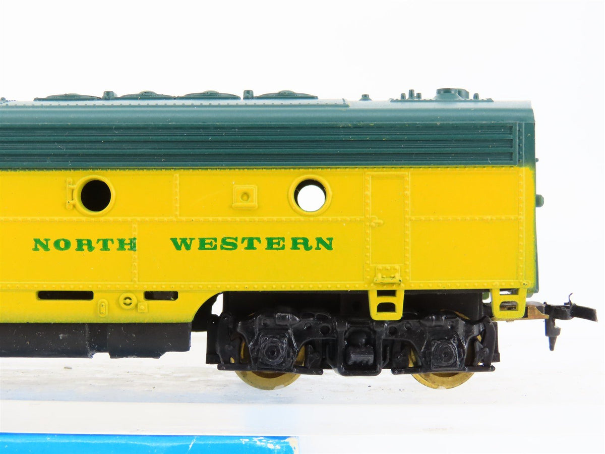 HO Scale Life-Like CNW Chicago Northwestern F7B Diesel Locomotive UNPOWERED