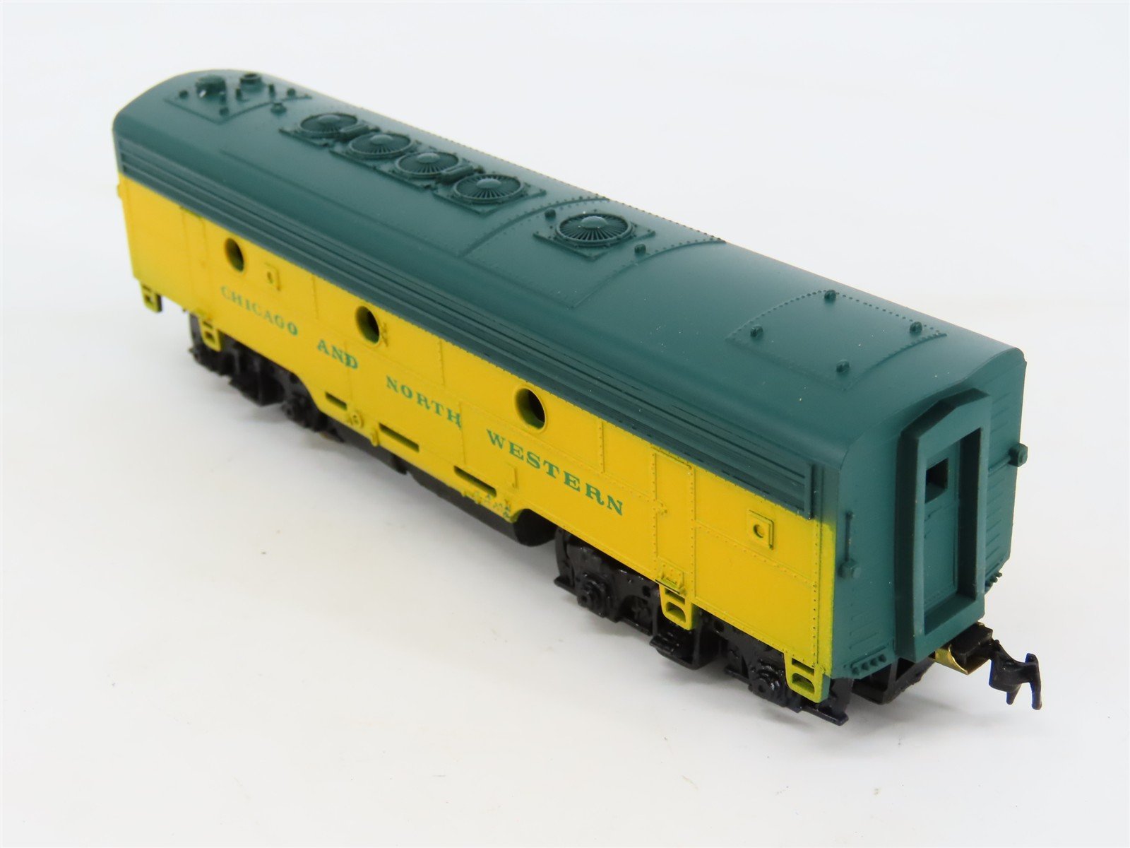 HO Scale Life-Like CNW Chicago Northwestern F7B Diesel Locomotive UNPOWERED