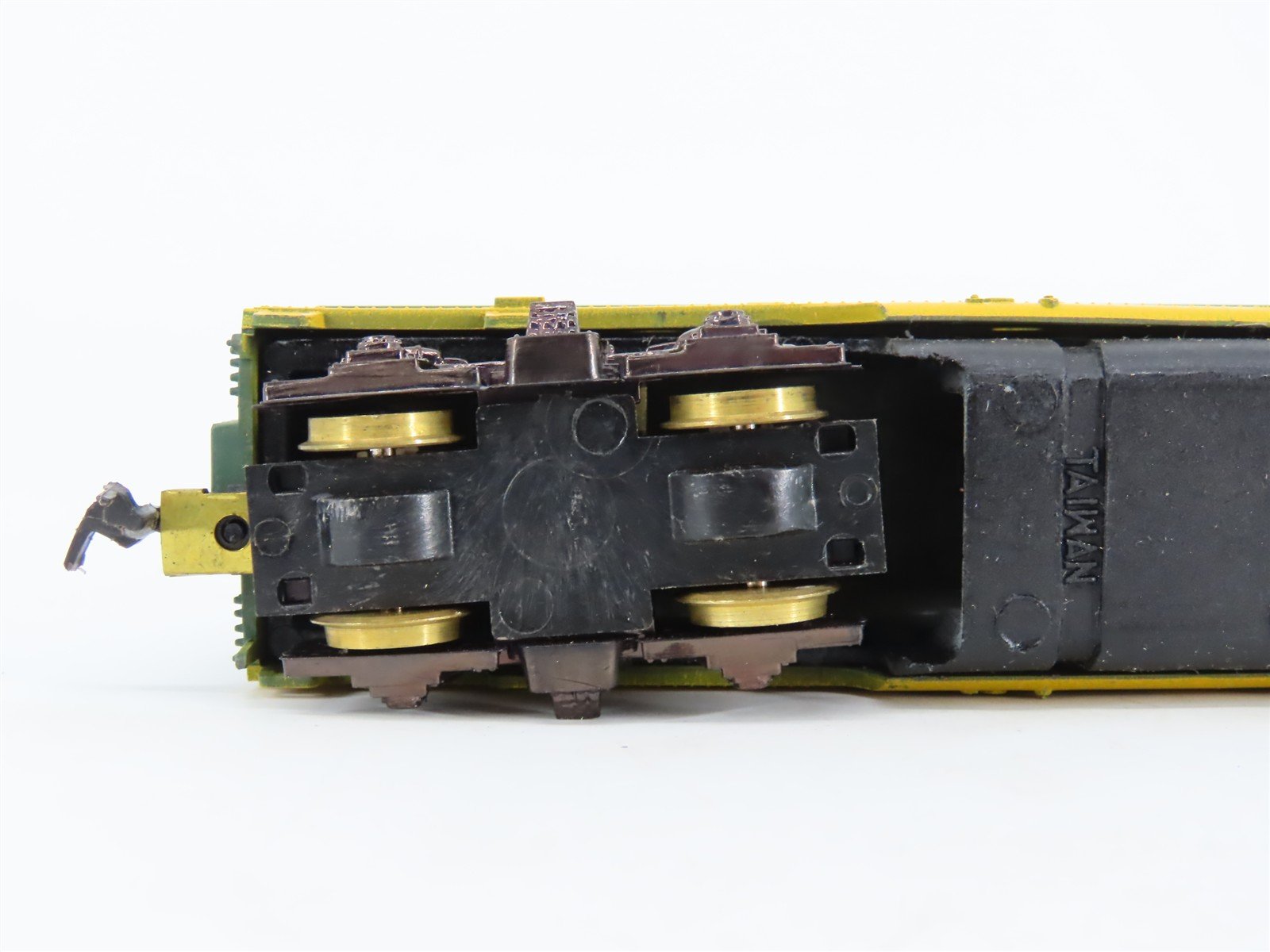 HO Scale Life-Like CNW Chicago Northwestern F7B Diesel Locomotive UNPOWERED