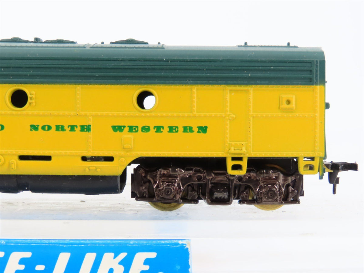 HO Scale Life-Like CNW Chicago Northwestern F7B Diesel Locomotive UNPOWERED