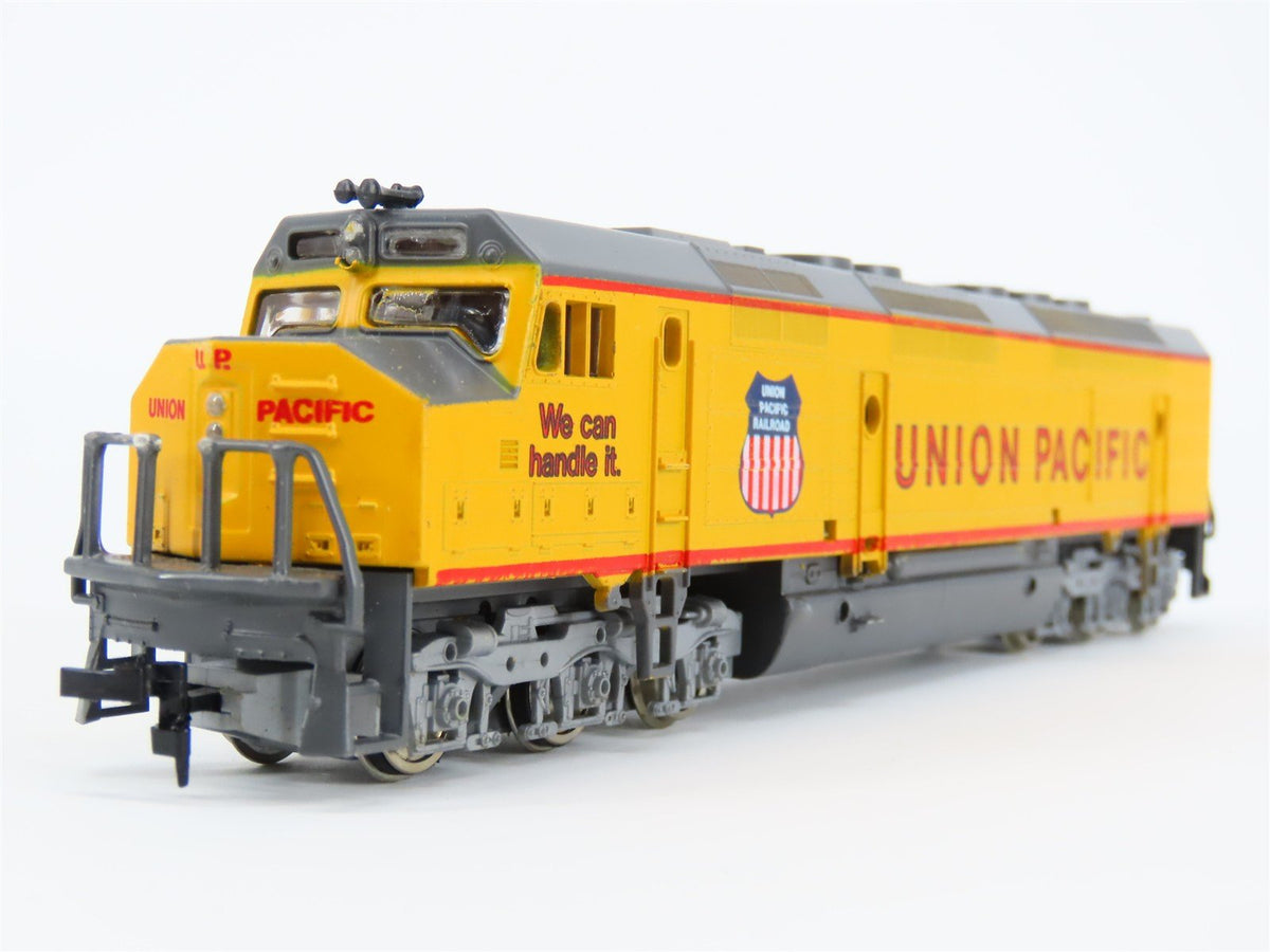 HO Scale AHM UP Union Pacific F45 Diesel Locomotive w/Caboose