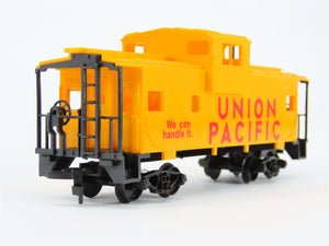 HO Scale AHM UP Union Pacific F45 Diesel Locomotive w/Caboose