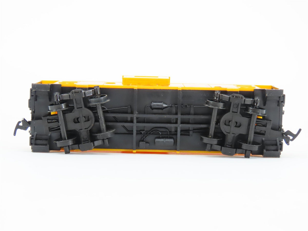 HO Scale AHM UP Union Pacific F45 Diesel Locomotive w/Caboose