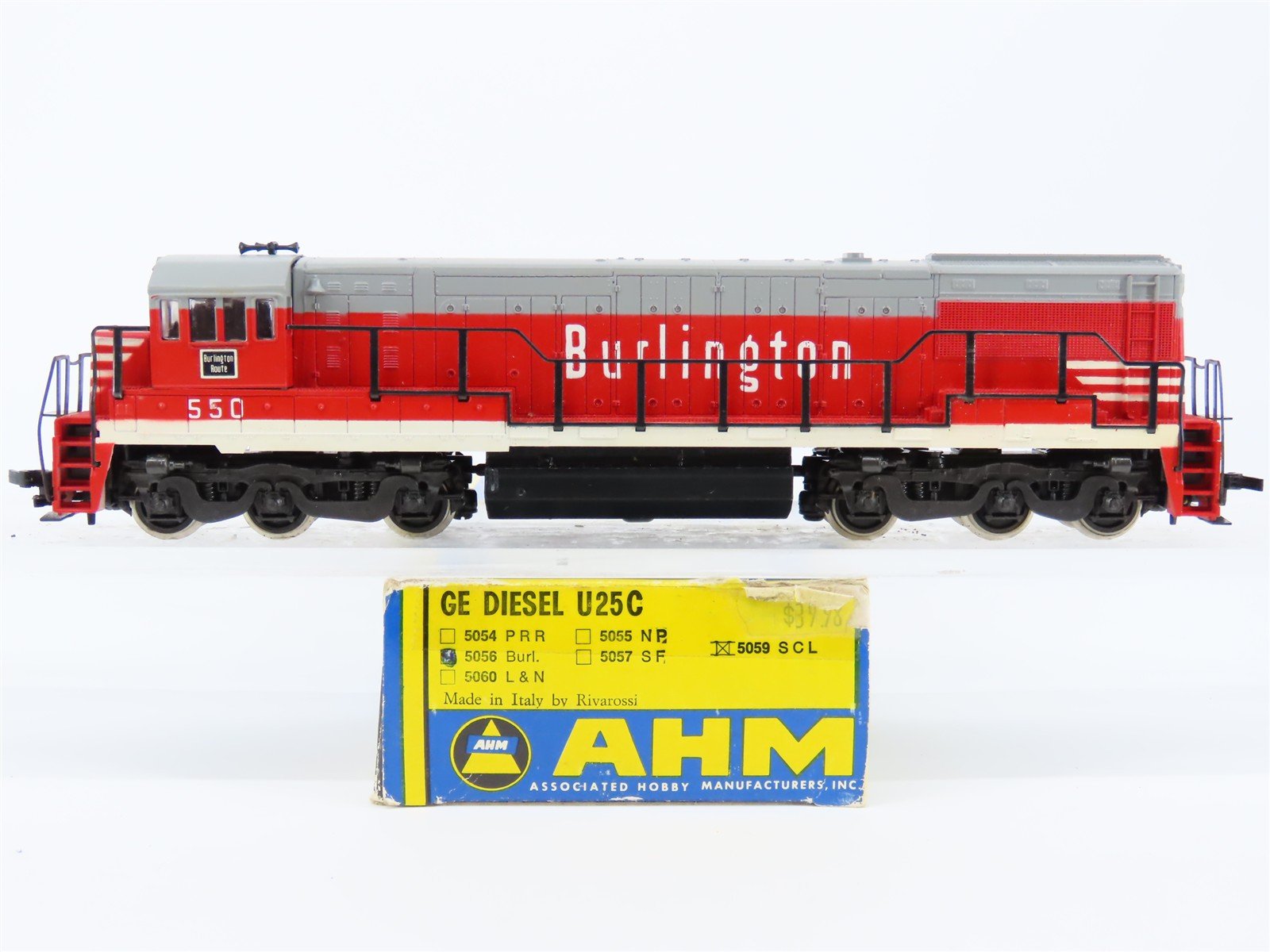 HO Scale AHM 5056 CBQ Burlington U25C Diesel Locomotive #550