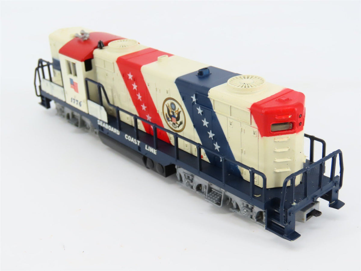 HO Scale AHM SCL Seaboard Coast Line Bicentennial GP18 Diesel Loco #1776