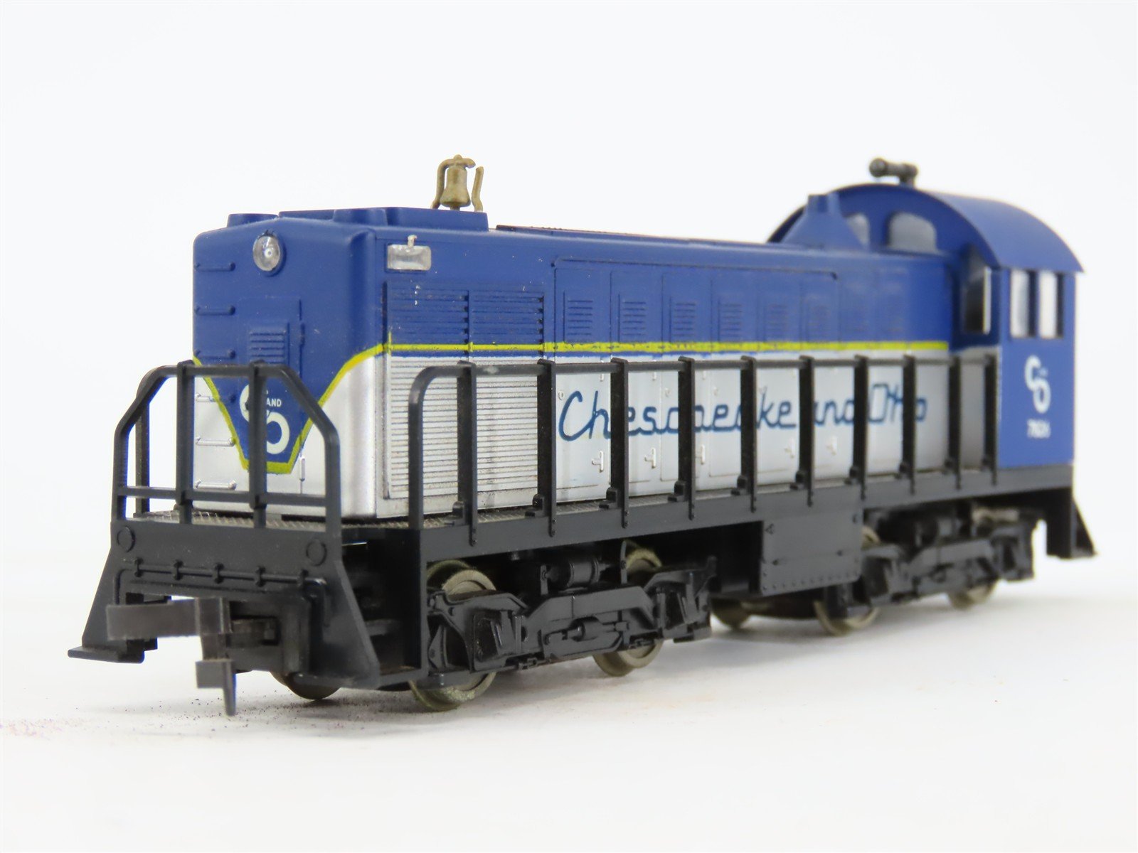 HO Scale AHM 5010B C&O Chesapeake & Ohio Alco-1000 Diesel #7826 UNPOWERED