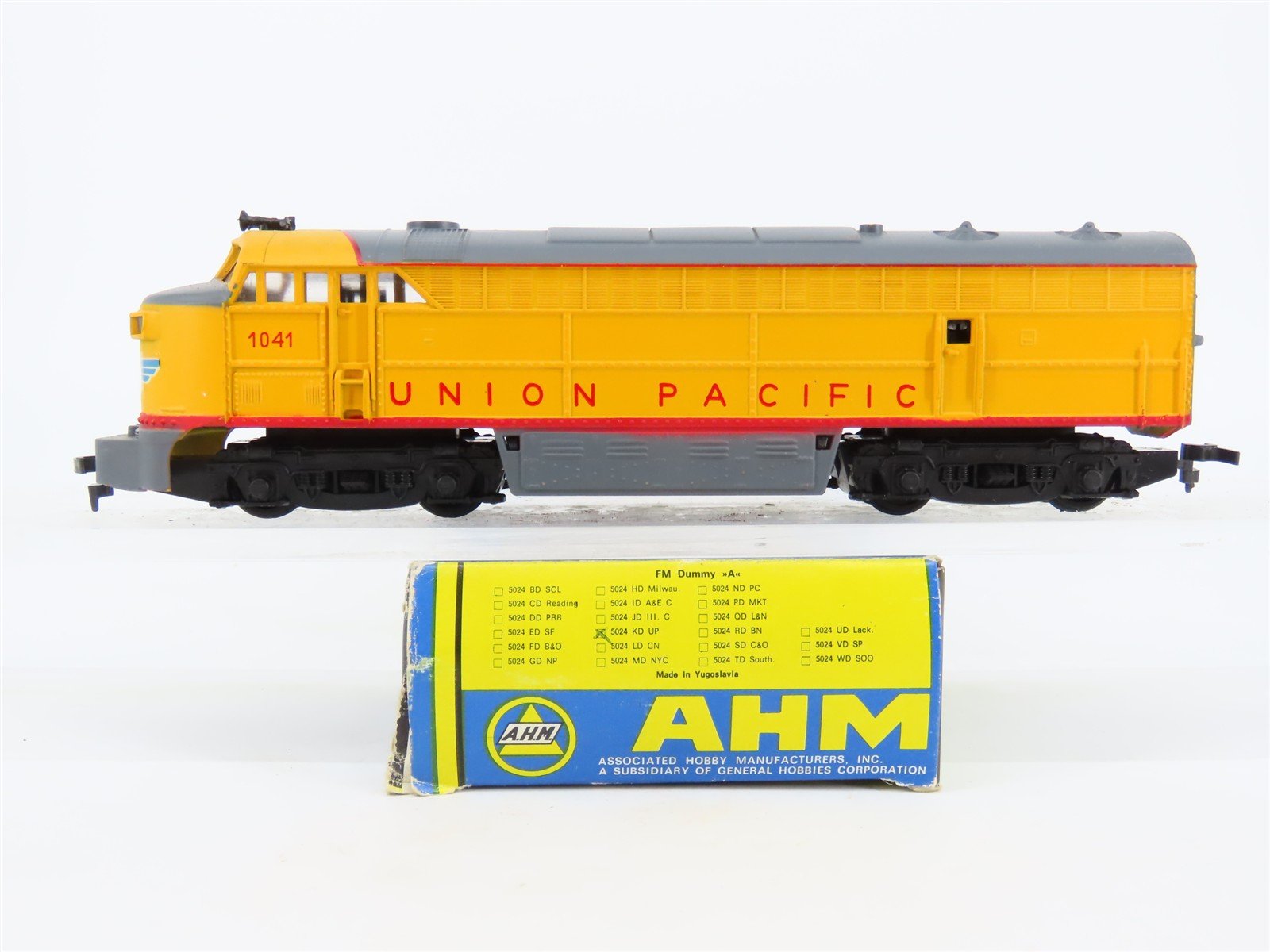 HO Scale AHM 5024KD UP Union Pacific FM A Unit Diesel Locomotive #1041 UNPOWERED