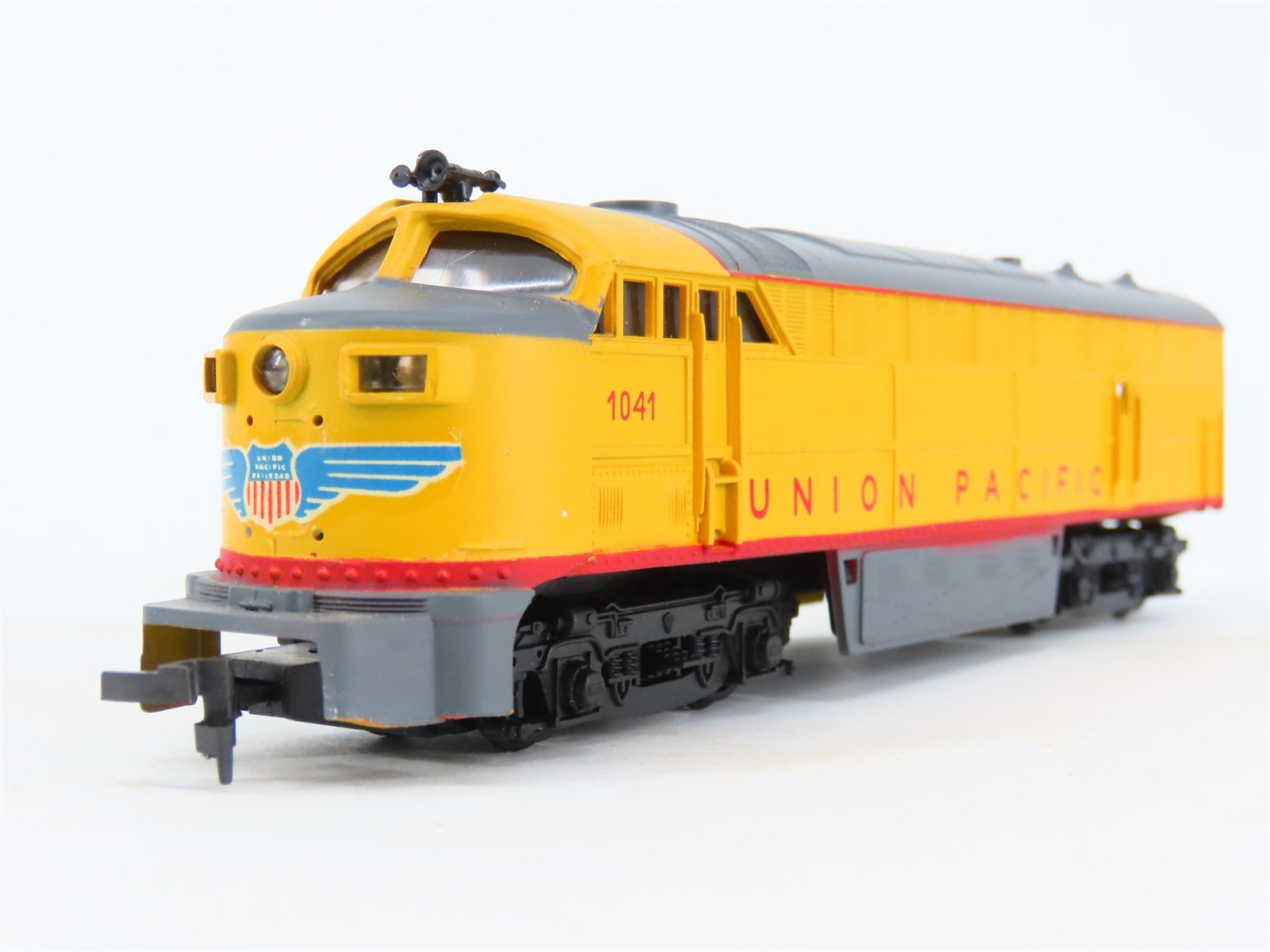 HO Scale AHM 5024KD UP Union Pacific FM A Unit Diesel Locomotive #1041 UNPOWERED