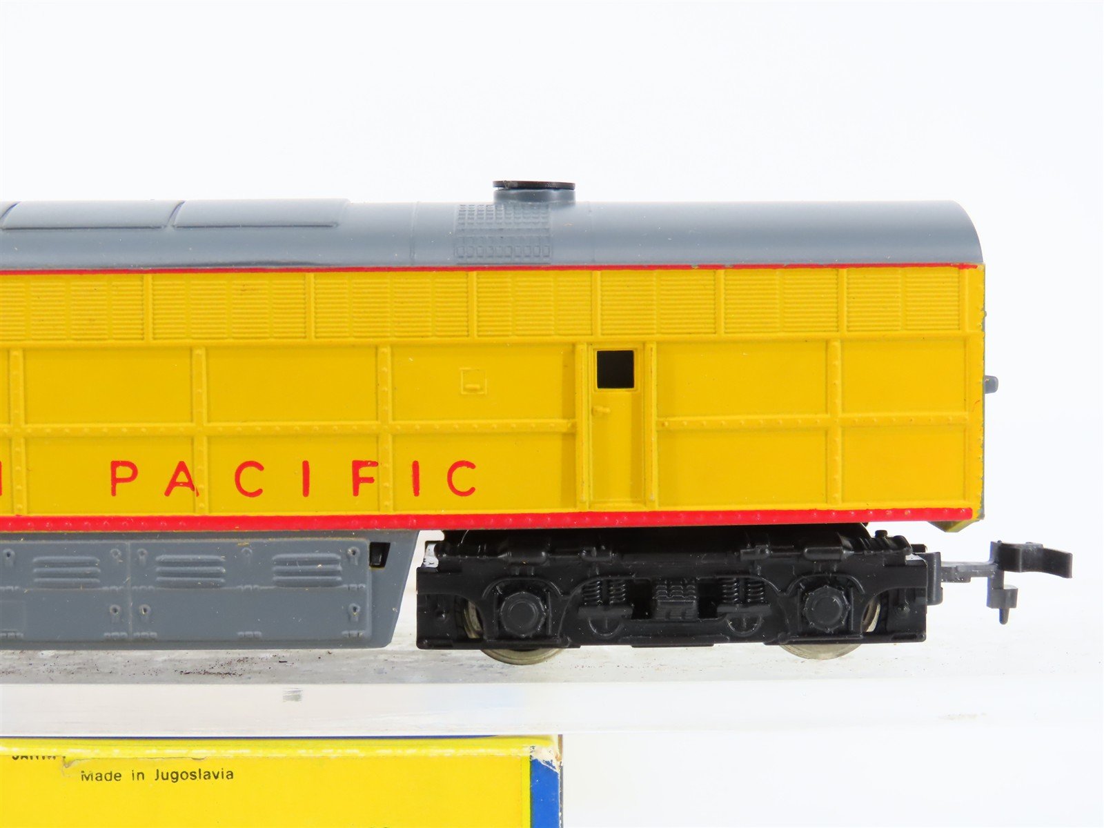 HO Scale AHM 7034D UP Union Pacific FM B Unit Diesel Locomotive UNPOWERED