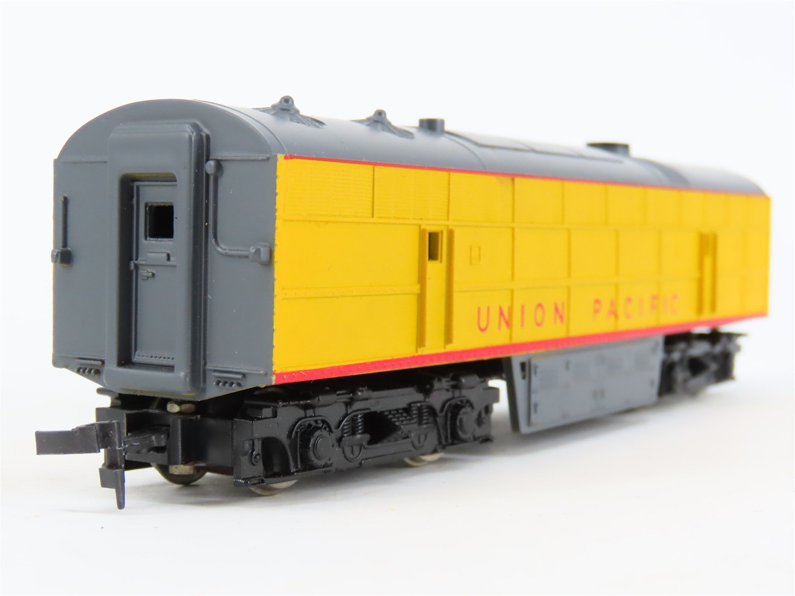 HO Scale AHM 7034D UP Union Pacific FM B Unit Diesel Locomotive UNPOWERED