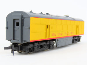 HO Scale AHM 7034D UP Union Pacific FM B Unit Diesel Locomotive UNPOWERED