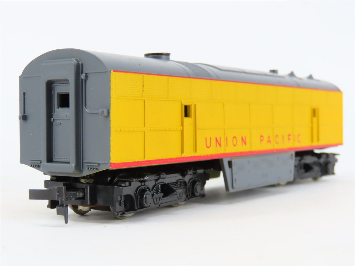 HO Scale AHM 7034D UP Union Pacific FM B Unit Diesel Locomotive UNPOWERED