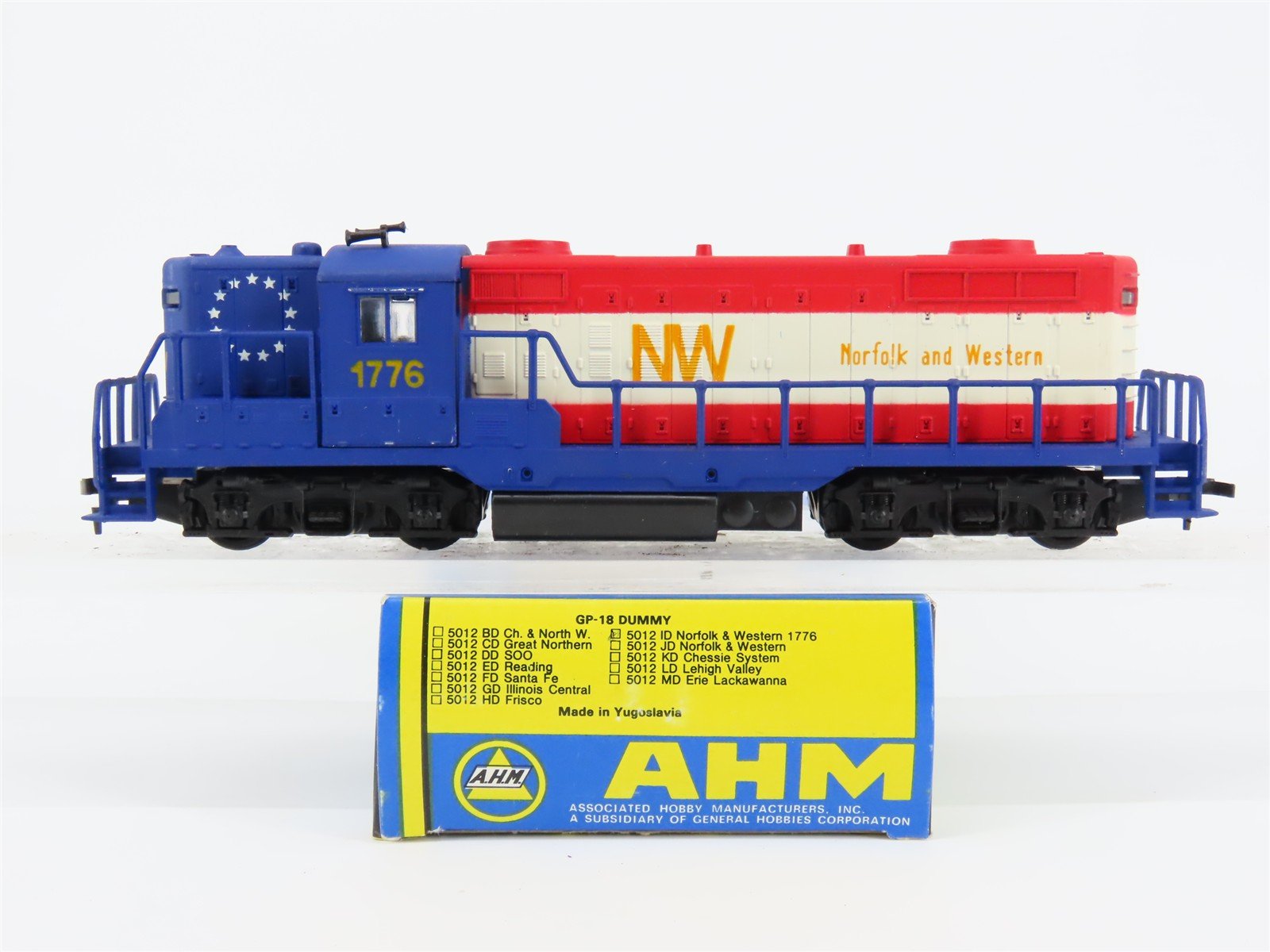 HO Scale AHM 5012ID N&W Norfolk & Western GP18 Diesel Loco #1776 UNPOWERED