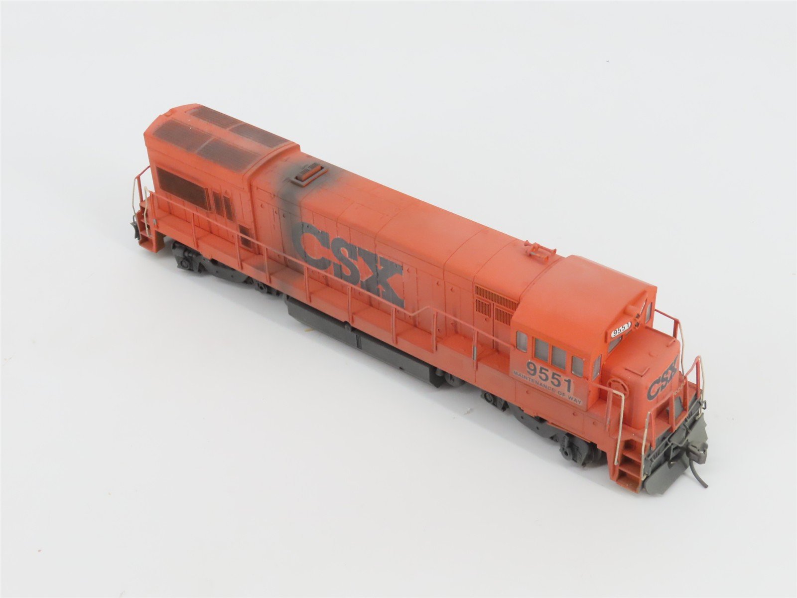 HO Scale Atlas 8670 CSX MofW Orange GE U23B Diesel #9551 - Custom & Weathered