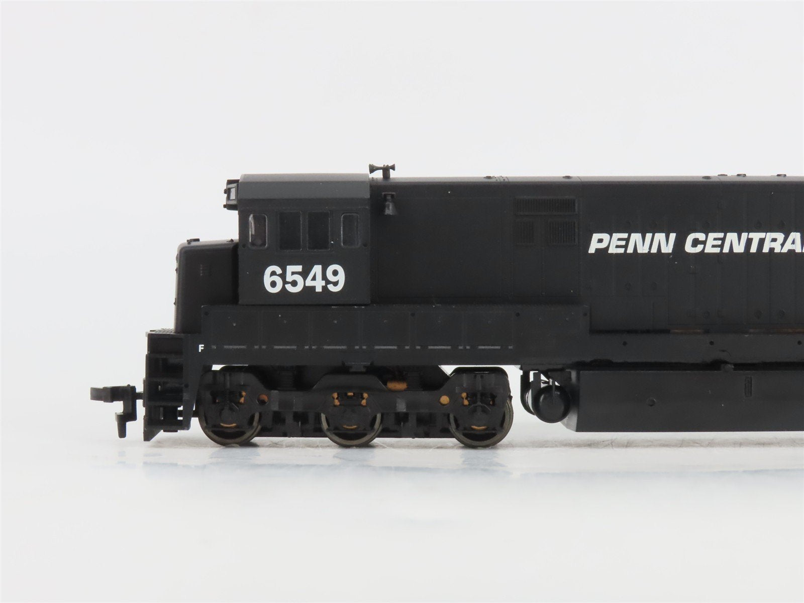 HO Scale Atlas 8534 PC Penn Central GE U33C Diesel #6549 - DCC Ready