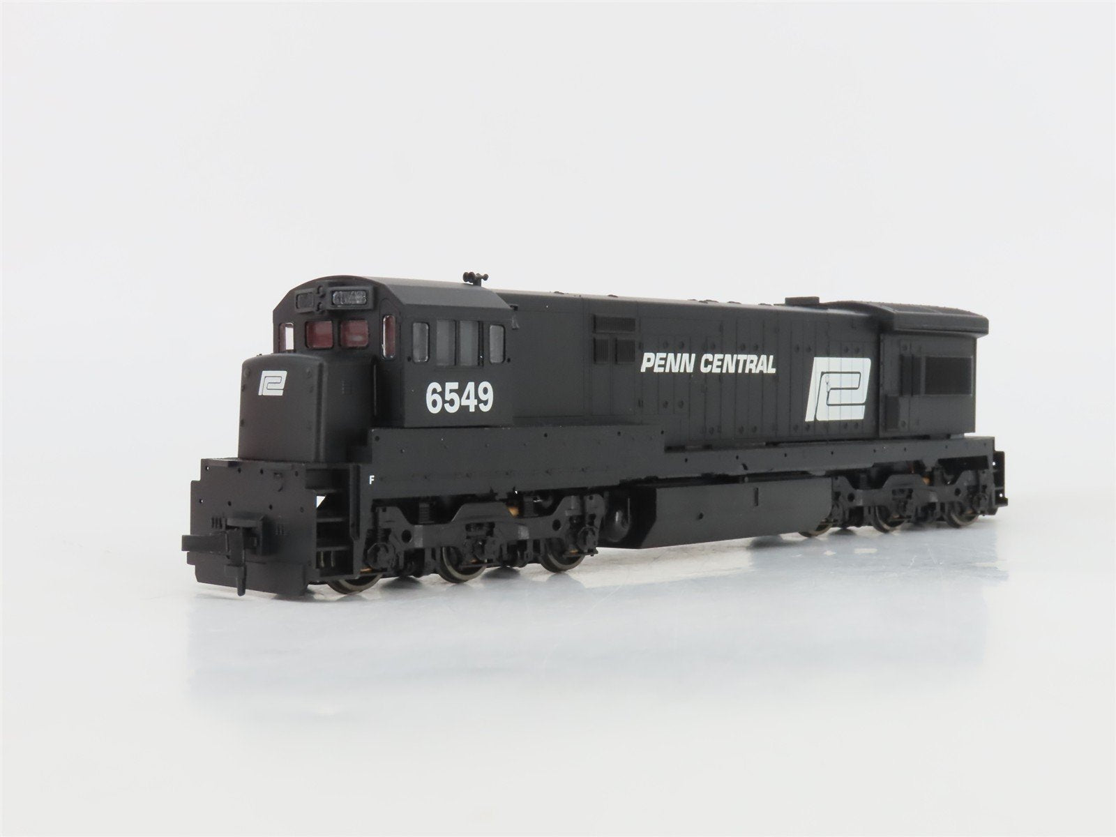 HO Scale Atlas 8534 PC Penn Central GE U33C Diesel #6549 - DCC Ready