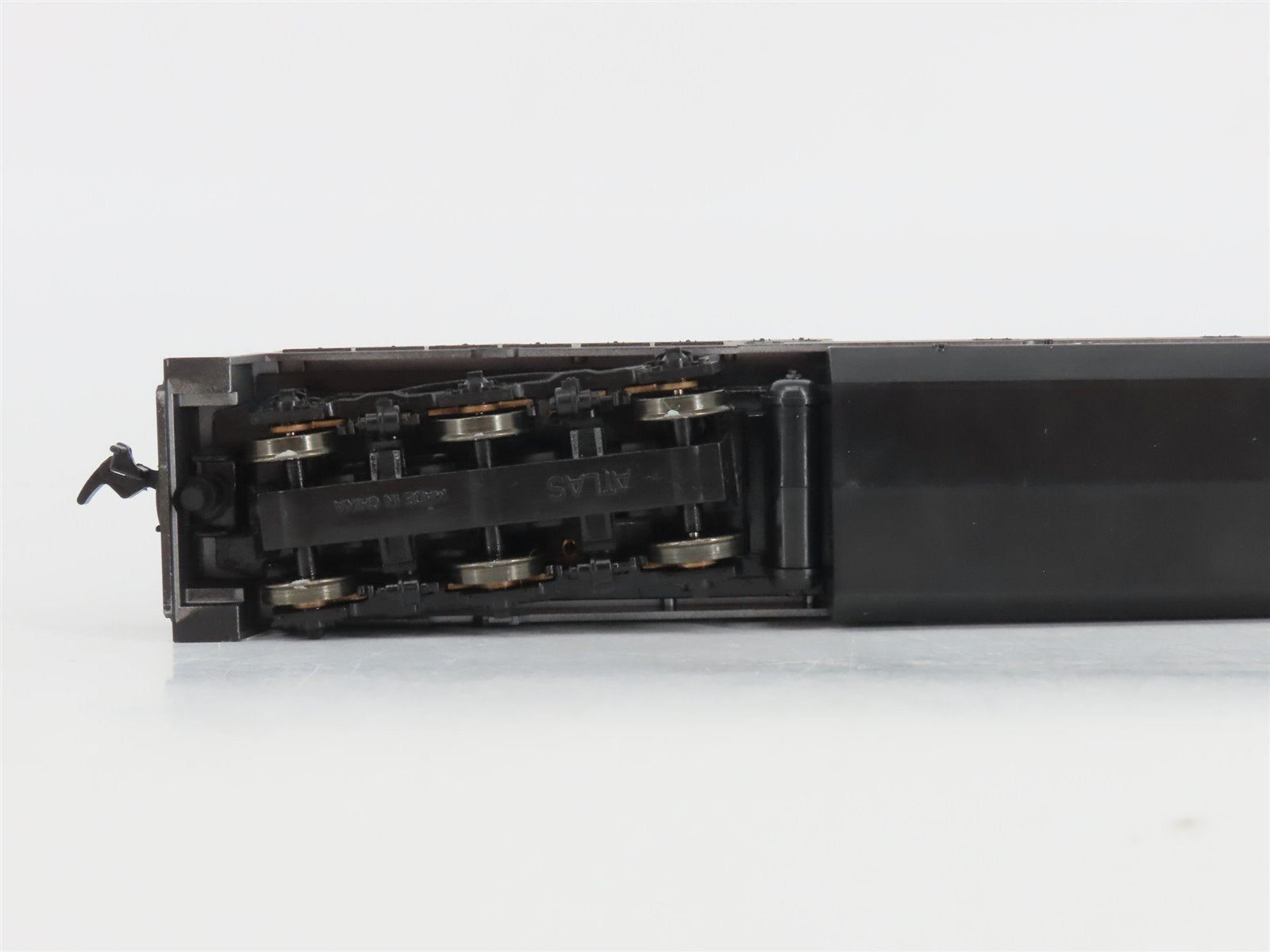 HO Scale Atlas 8534 PC Penn Central GE U33C Diesel #6549 - DCC Ready