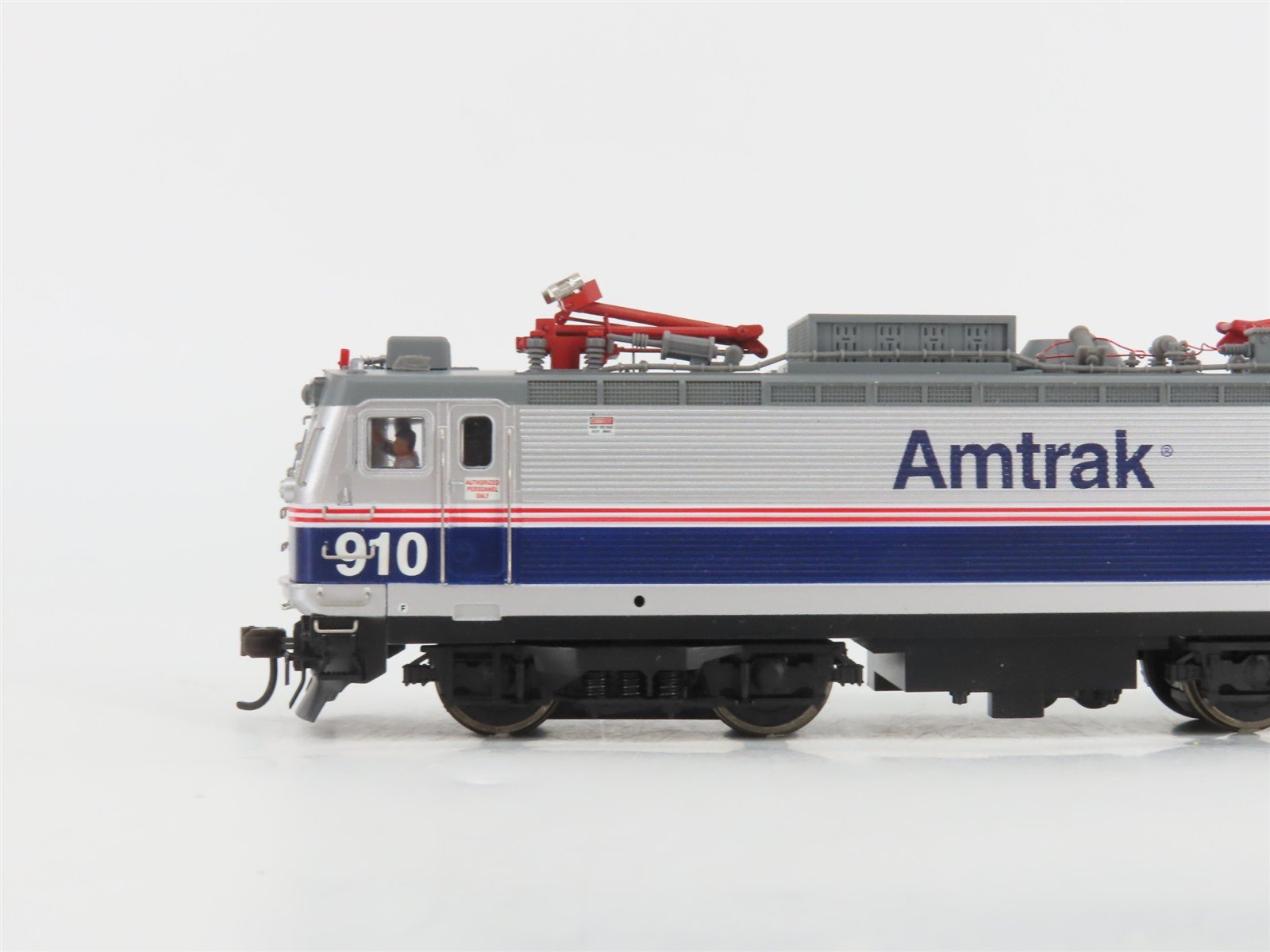 HO Atlas 8583 AMTK Amtrak Northeast Direct AEM-7 Electric #910 - DCC Ready