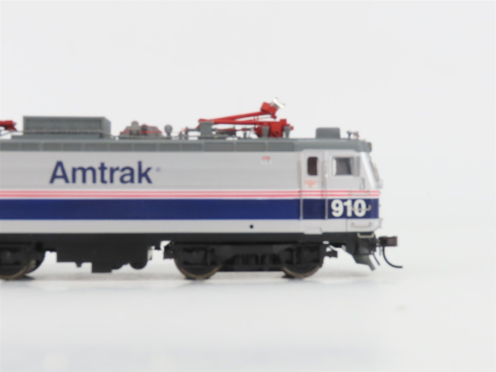 HO Atlas 8583 AMTK Amtrak Northeast Direct AEM-7 Electric #910 - DCC Ready