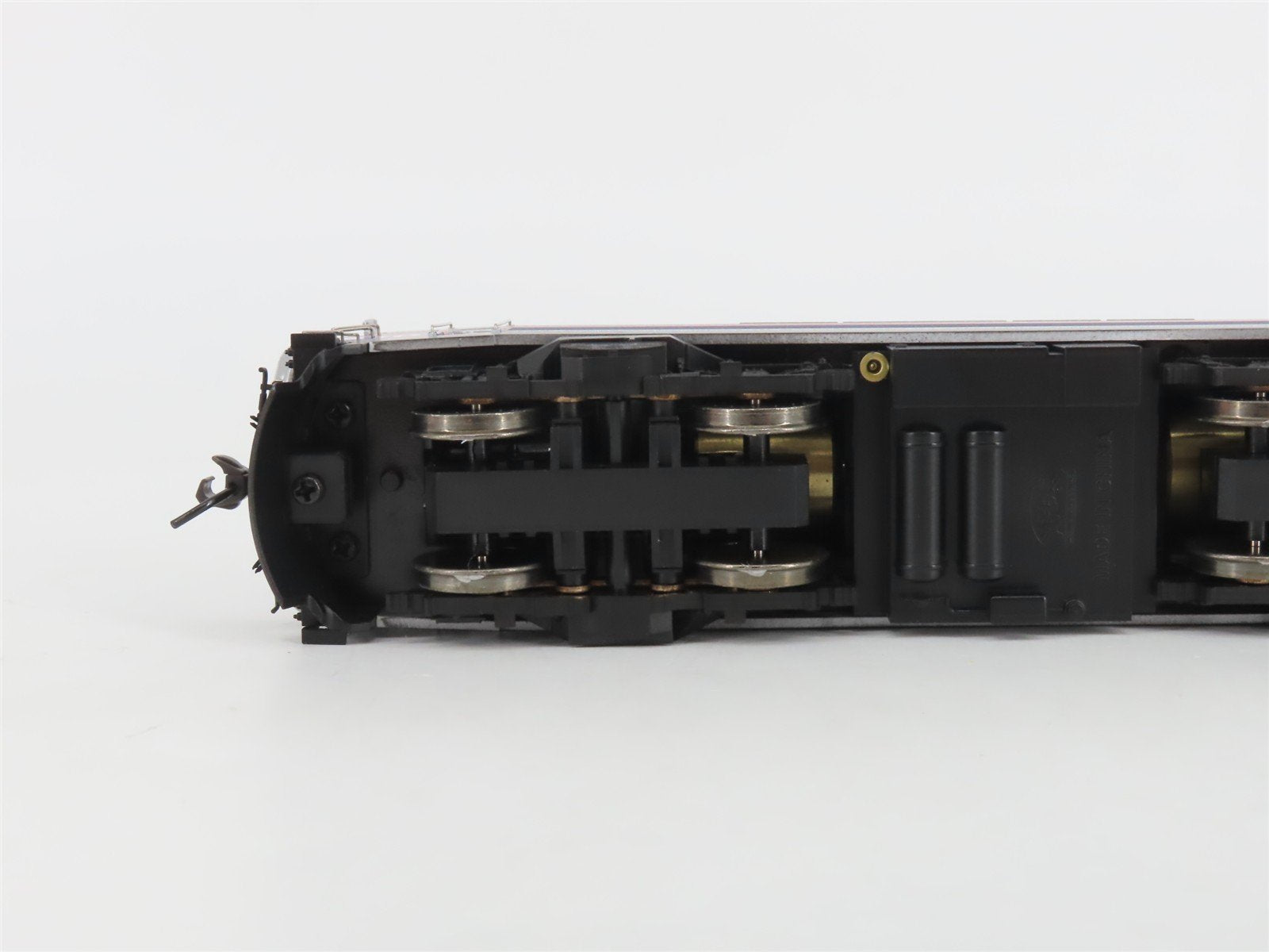 HO Atlas 8583 AMTK Amtrak Northeast Direct AEM-7 Electric #910 - DCC Ready