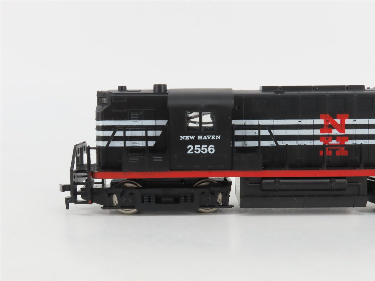 HO Scale Model Power 6694 NH New Haven ALCO RS-11 Diesel Locomotive #2556