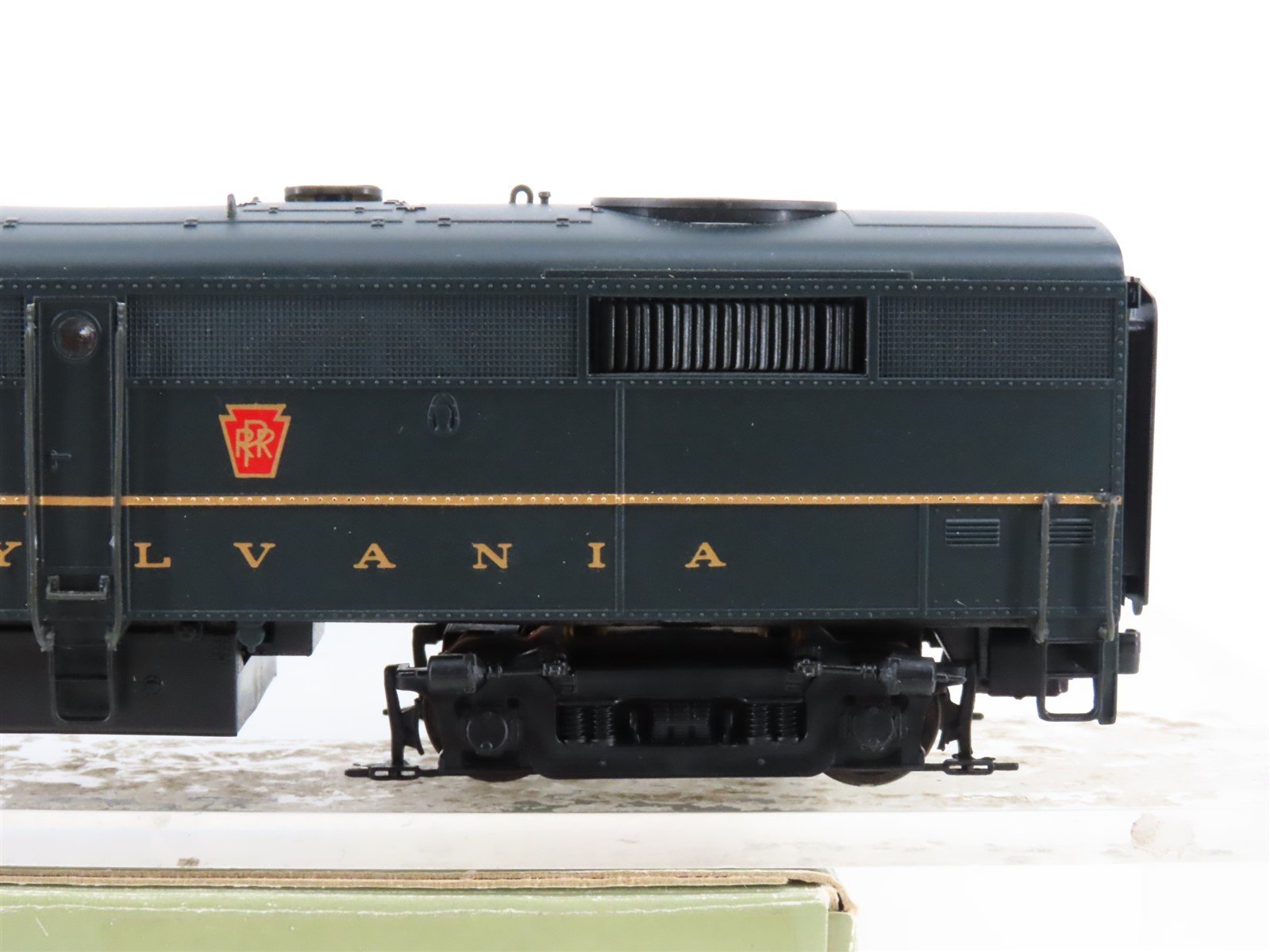 HO Scale Proto 2000 8376 PRR Pennsylvania FB2 Diesel Loco #9620B UNPOWERED