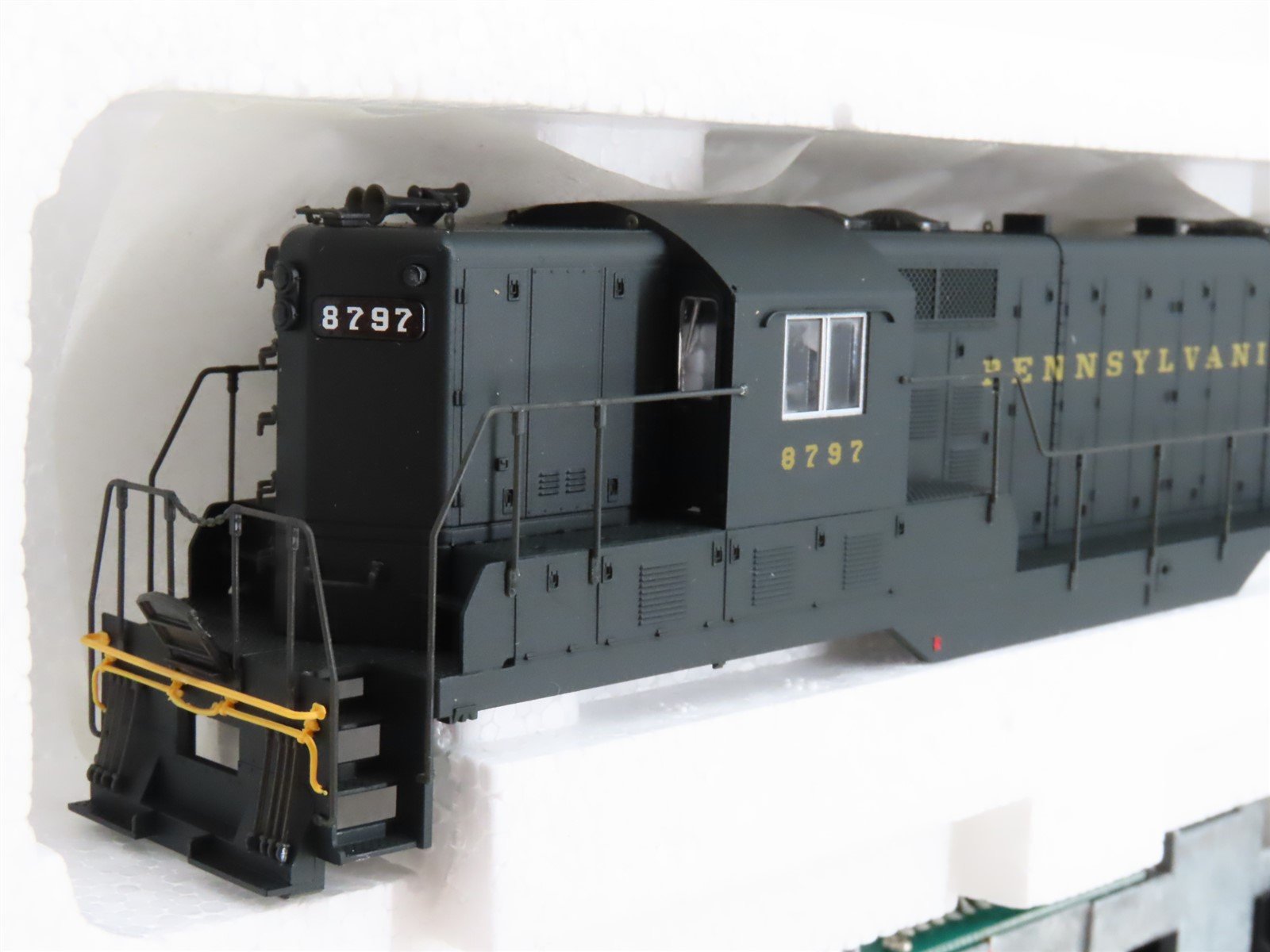 HO Scale Proto 2000 23564 PRR Pennsylvania GP7 Diesel Locomotive #8797 BAD GEARS